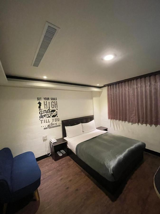 Holiday Business Hotel T'ai-tung Dış mekan fotoğraf